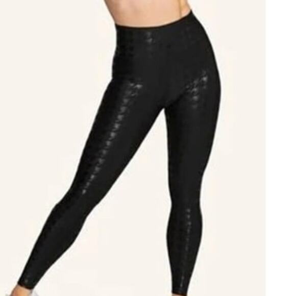 Peloton Pants - NWT Peloton Sz M SHOW UP $96 Black Printed Legging